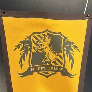 Pottery Barn Teen Harry Potter Hogwarts Hufflepuff Banner